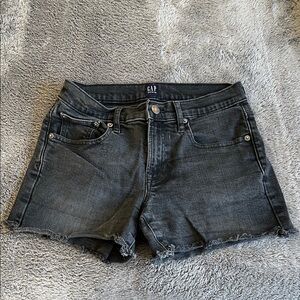 Gap 5” Short
